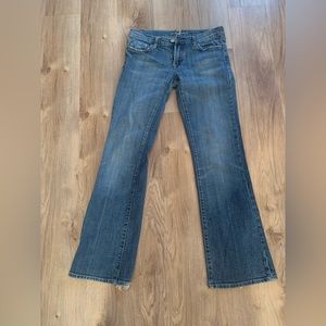 low waisted bell bottom vintage jeans